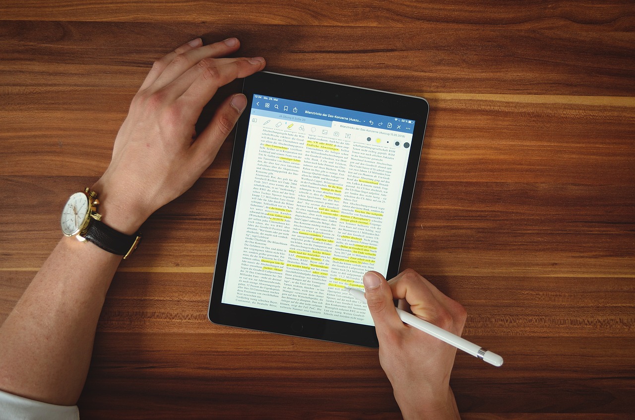 Tips for Enhancing Productivity with Smart Work Environments